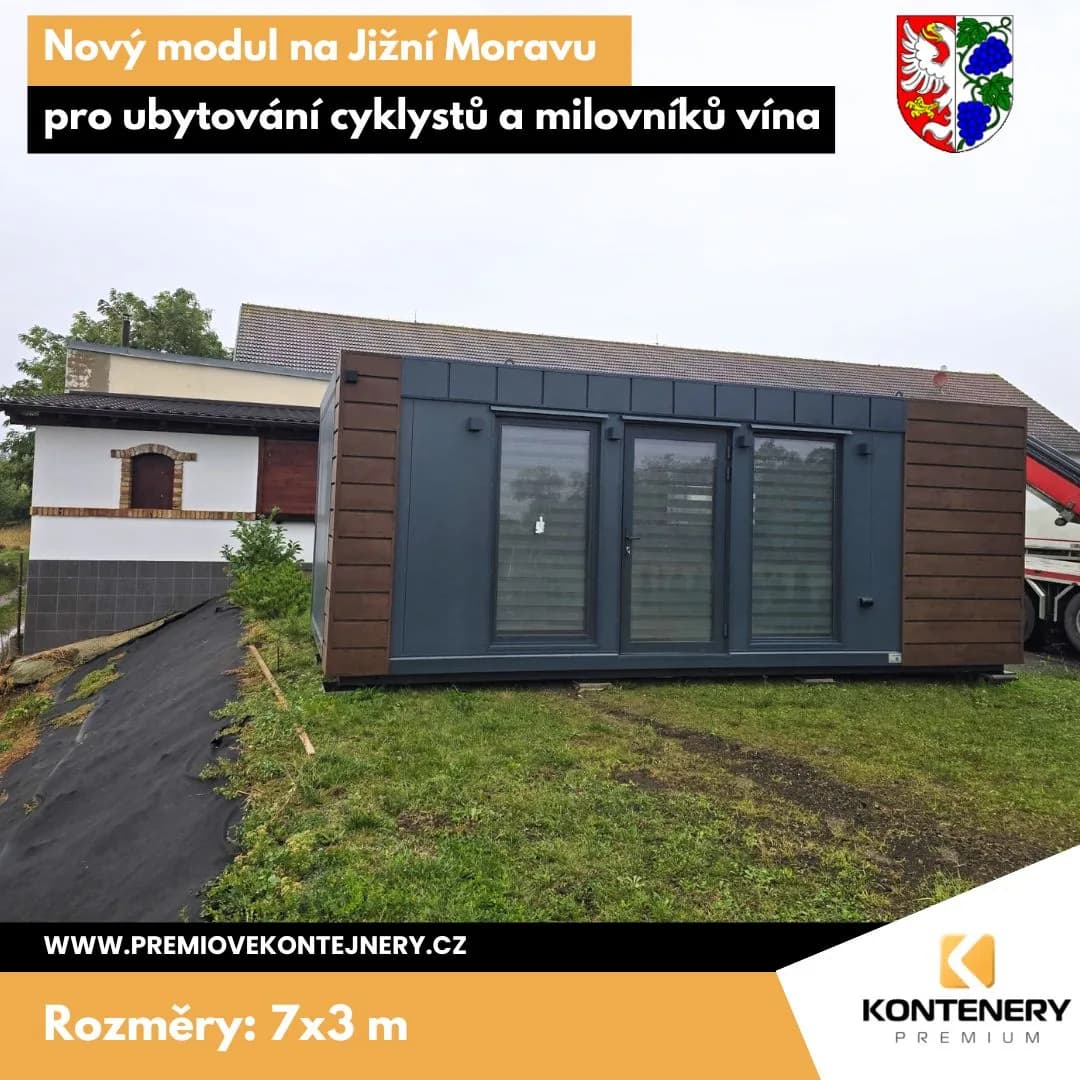 Ubytovací modul Miroslav (7×3 m) — Nové zázemí pro návštěvníky vinných sklepů a cyklotras s výhledem na Pálavu
